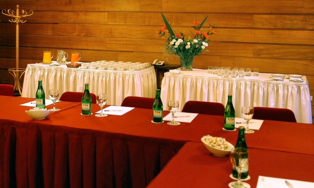 Nh Bariloche Edelweiss Hotel Exterior photo